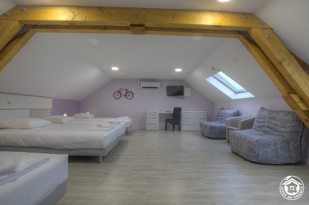 Dortoir Gite des Carriers - Montalieu-Vercieu - Hébergement en bord de Viarhona piste cyclable Vallée Bleue Piscine Fleuve Rhône